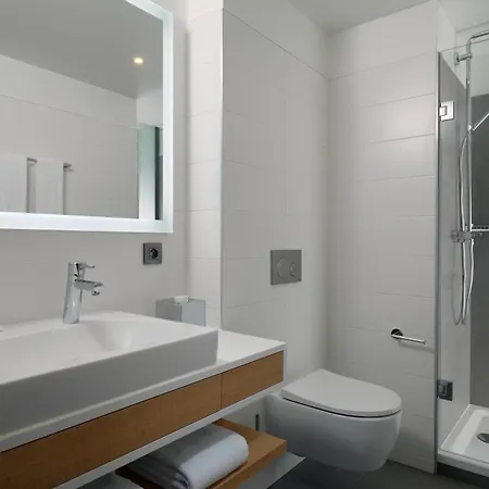 By Marriott Toulouse-blagnac מלון 4*