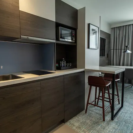 By Marriott Toulouse-blagnac מלון 4*