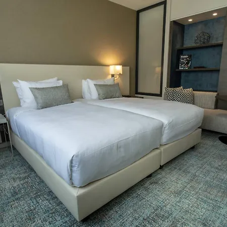 By Marriott Toulouse-blagnac 4* בלנאק