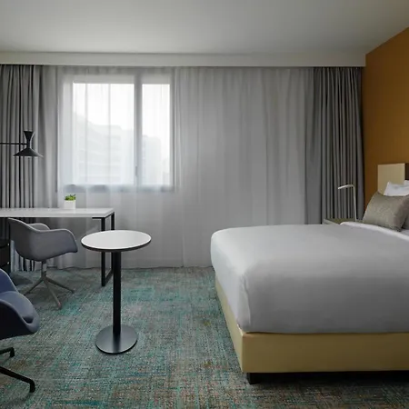 Отель By Marriott Toulouse-blagnac