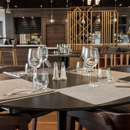 Отель By Marriott Toulouse-blagnac