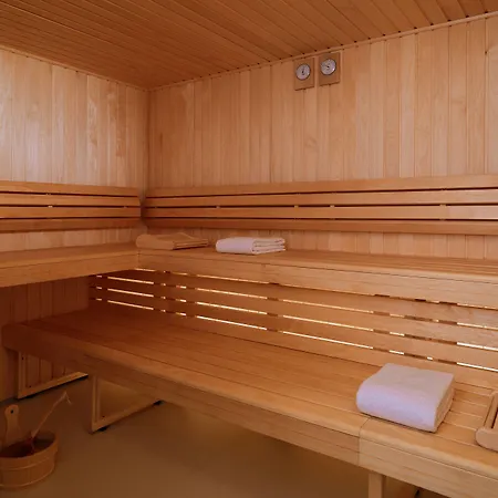 ホテル By Marriott Toulouse-blagnac 4*