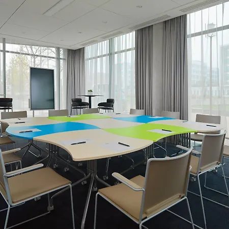 Отель By Marriott Toulouse-blagnac