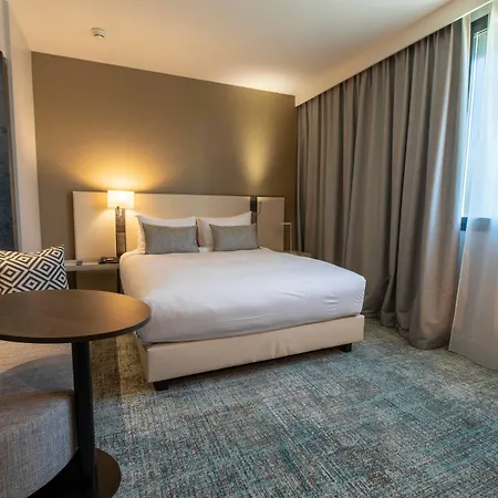 By Marriott Toulouse-blagnac Отель 4*