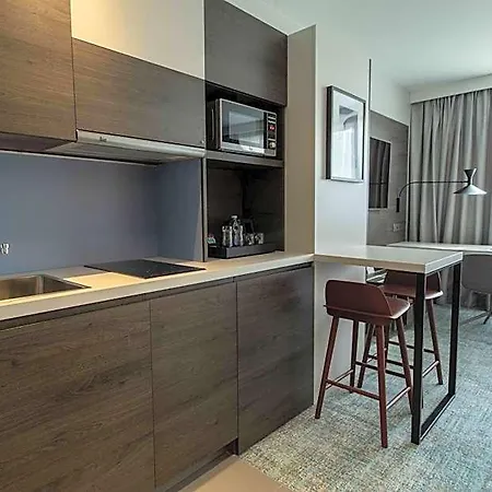 Hotel By Marriott Toulouse-blagnac 4*